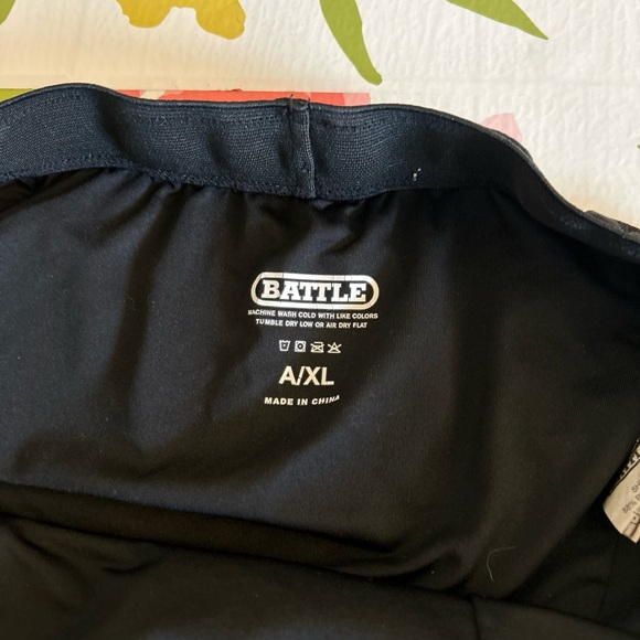 Battle XL Men's black Atheltic Shkrts With Built in Under Shorts - Picture 3 of 11